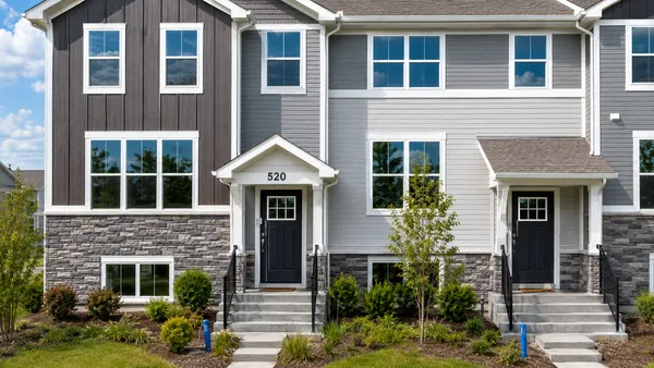 $3,200 | 520 Wolverine Drive, Aurora, IL 60502
