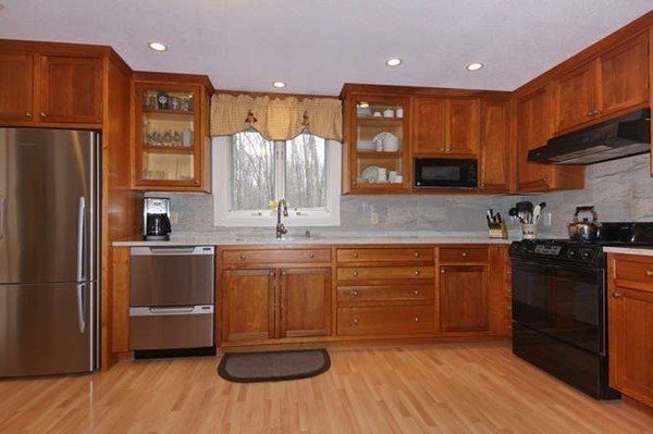 8 Nevada Road Tyngsborough, MA 01879 - Photo 3 of 27