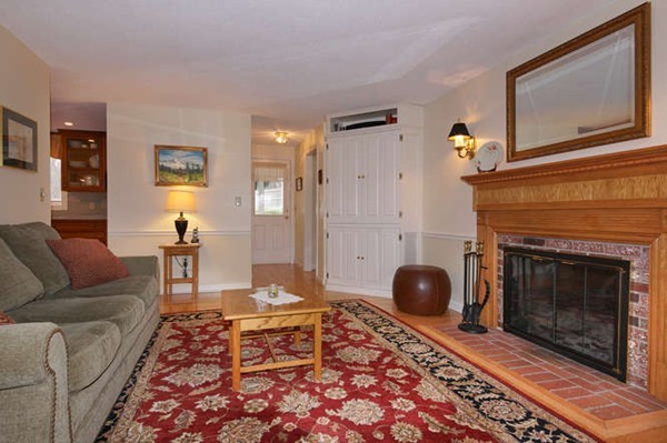 8 Nevada Road Tyngsborough, MA 01879 - Photo 5 of 27