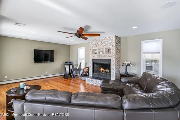 $5,500 | 915 Southwest Central Avenue, Seaside Park, NJ 08752