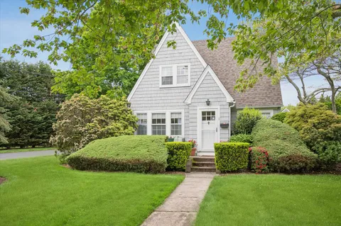 $2,150,000 | 1 Henry Street, Southampton, NY 11968