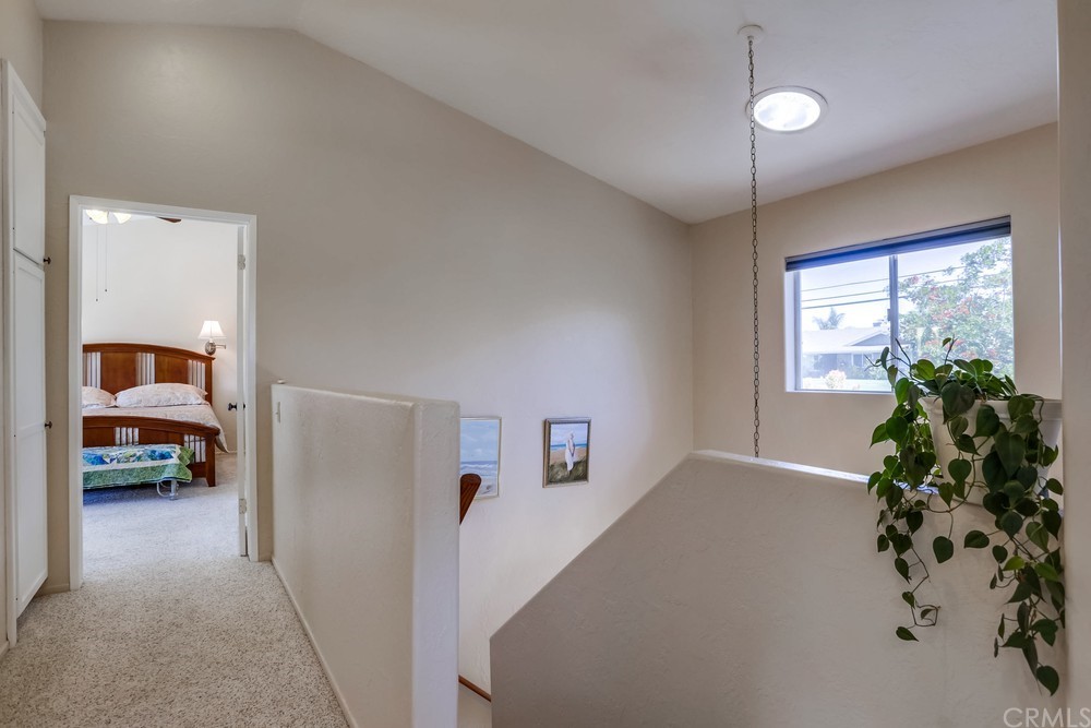 2725 Alta Vista Drive Fallbrook, CA 92028 - Photo 24 of 50 a hallway with a potted plant