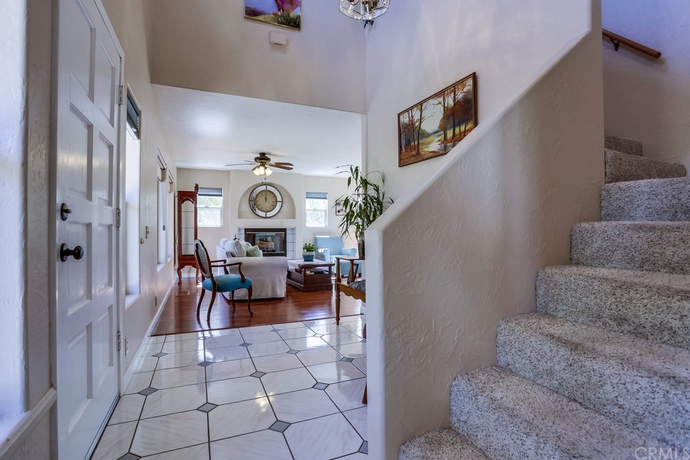 2725 Alta Vista Drive Fallbrook, CA 92028 - Photo 9 of 50 a living room with furniture