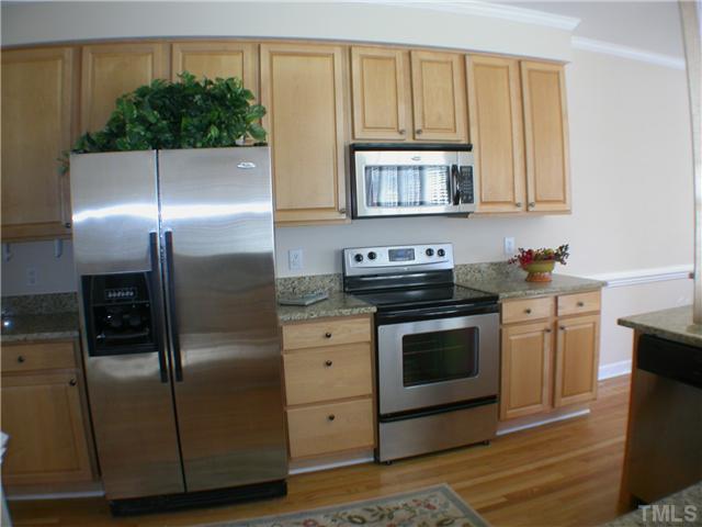 3524 La Costa Way Raleigh, NC 27610 - Photo 6 of 25 Stainless Steel appliances, including a smooth-top stove!