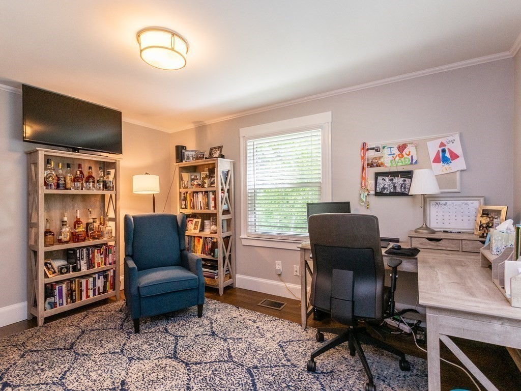 36 Robinhood Road Winchester, MA 01890 - Photo 21 of 37 Gallery Image 21