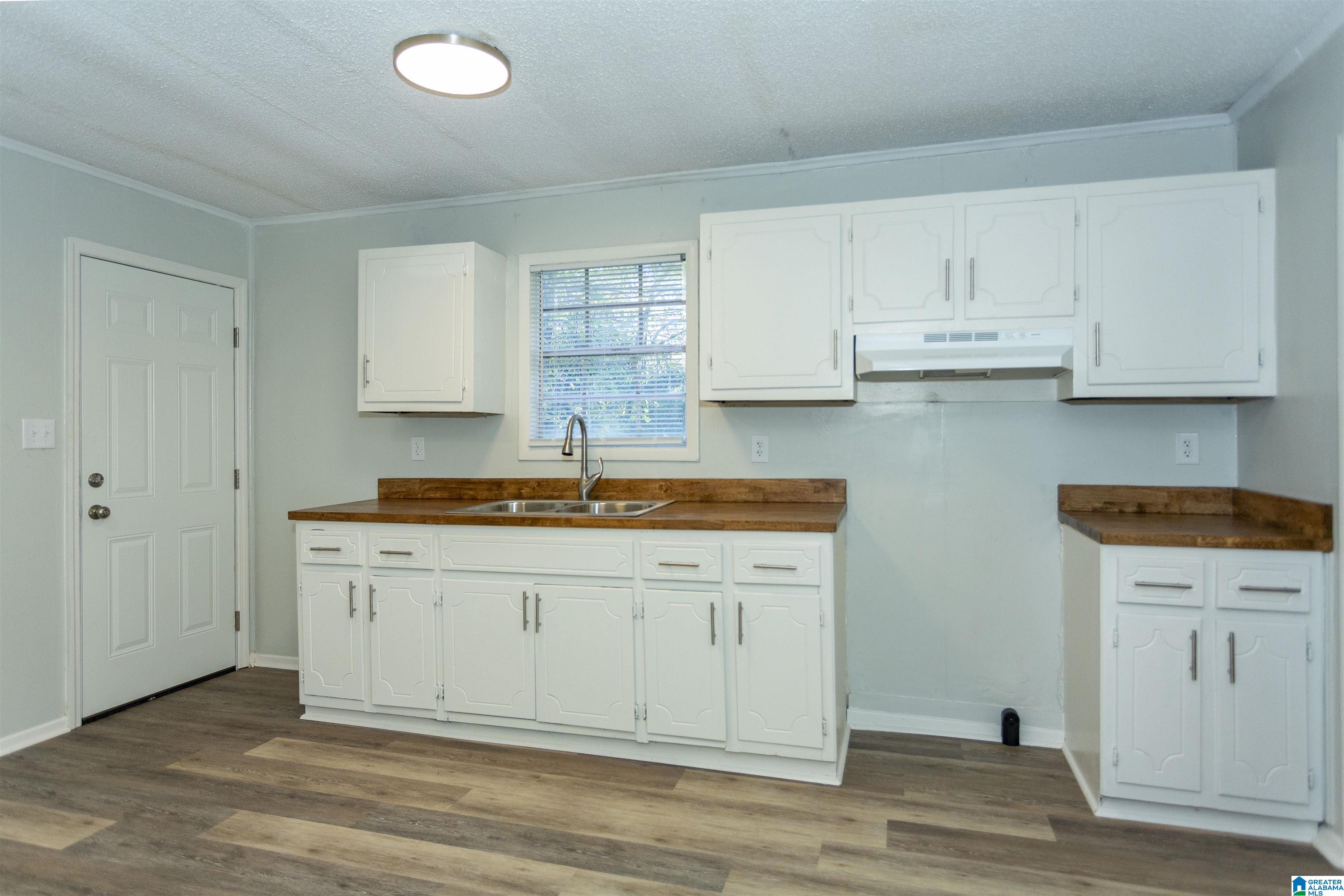 724 Illinois Road Birmingham, AL 35221 - Photo 14 of 33