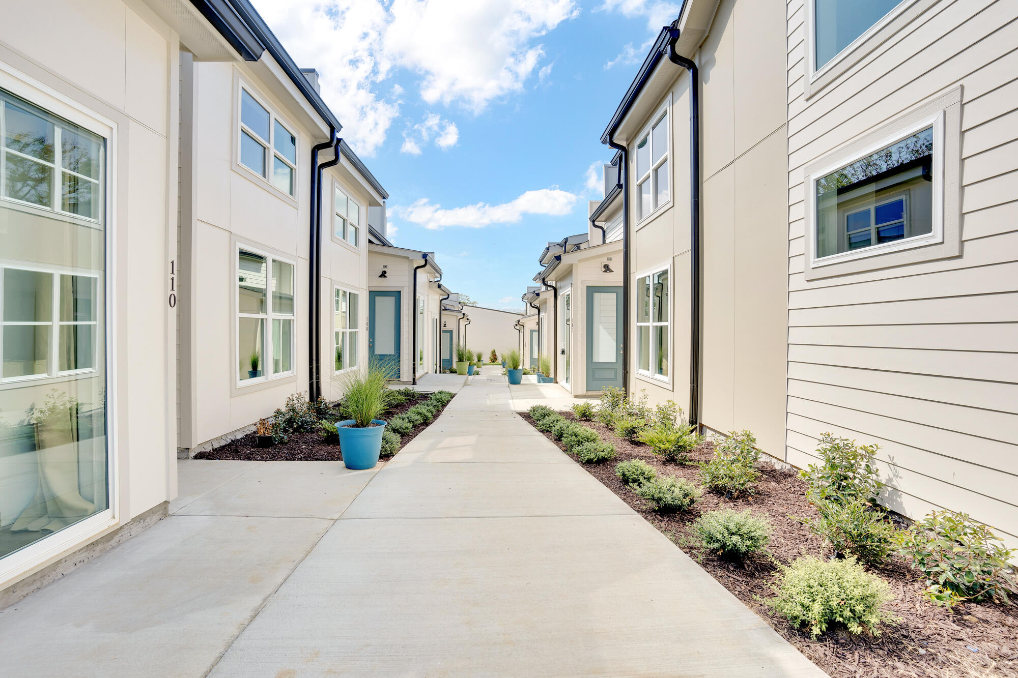 1105 South Hickory Street, Unit 103 Chattanooga, TN 37404 - Photo 1 of 27 1105-S-Hickory-MLS-Photos-1