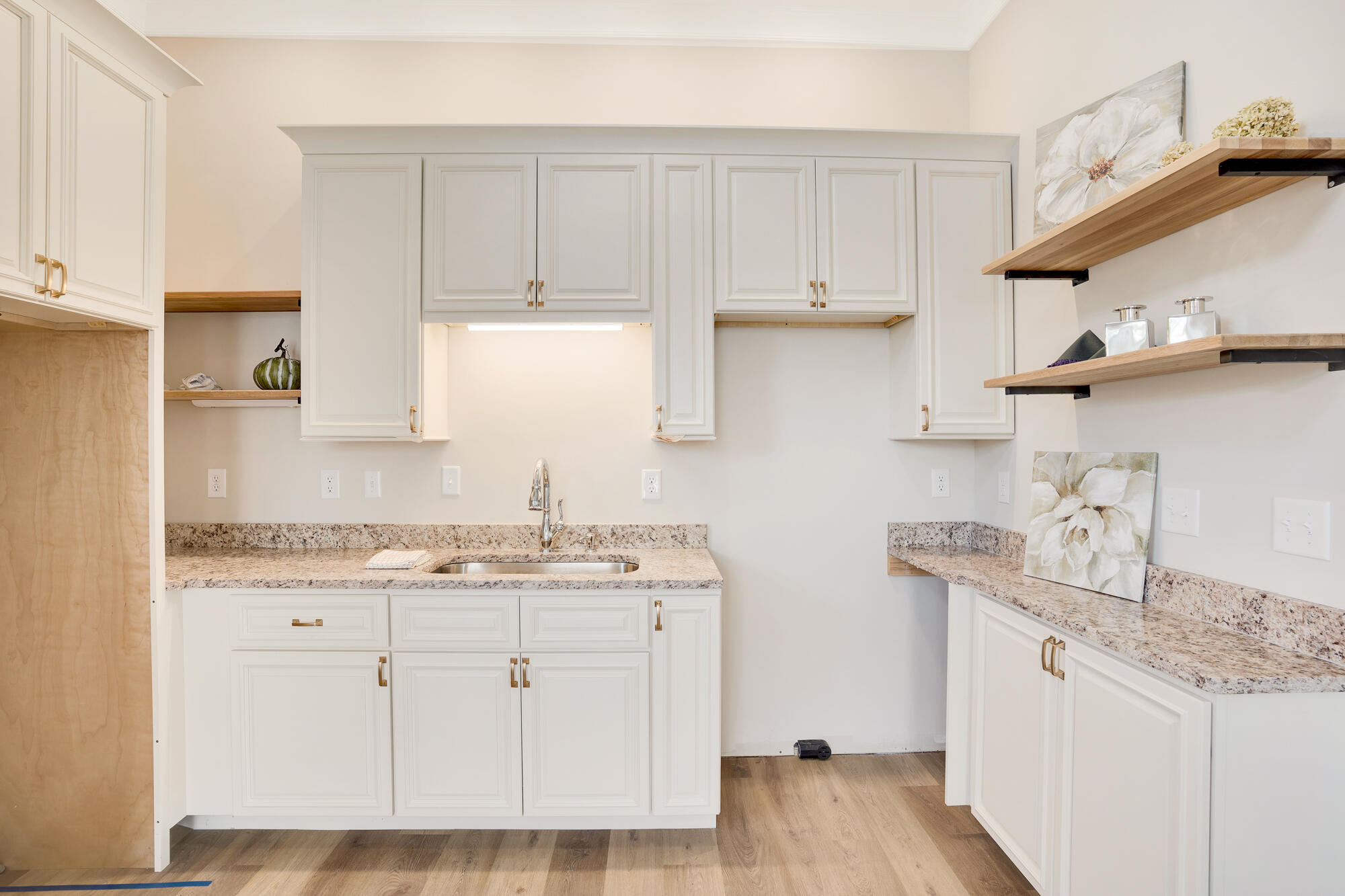 1105 South Hickory Street, Unit 103 Chattanooga, TN 37404 - Photo 12 of 27 1105-S-Hickory-MLS-Photos-10