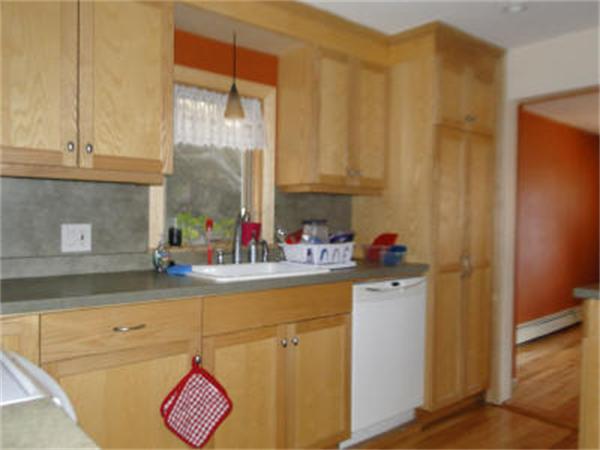 104 Hamilton Street Saugus, MA 01906 - Photo 5 of 17 Gallery Image 5