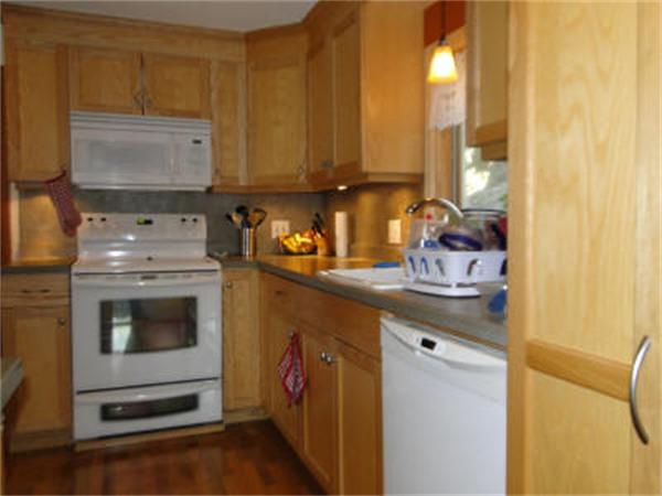 104 Hamilton Street Saugus, MA 01906 - Photo 6 of 17 Gallery Image 6