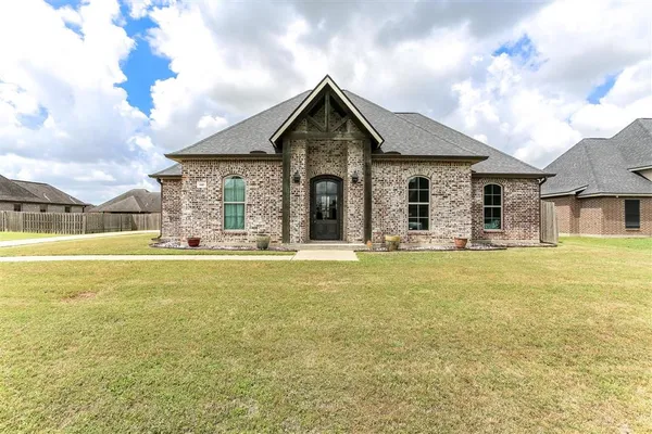 $369,000 | 610 Woodland Street, Iowa, LA 70647