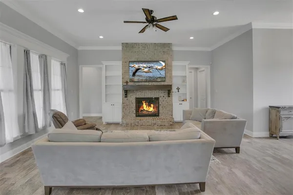 $369,000 | 610 Woodland Street, Iowa, LA 70647