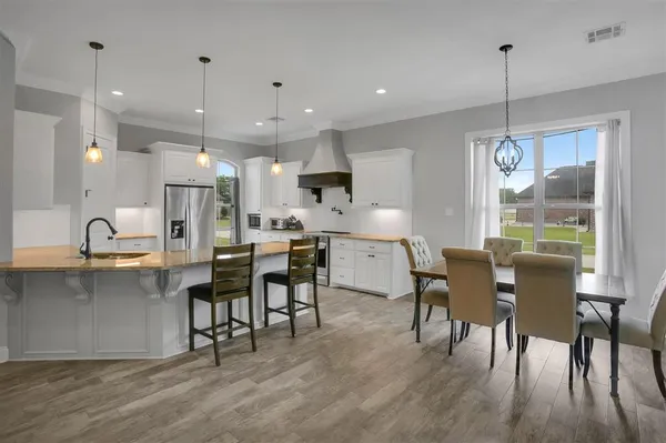 $369,000 | 610 Woodland Street, Iowa, LA 70647