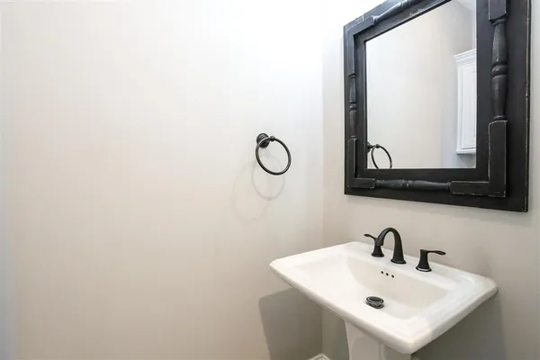 $369,000 | 610 Woodland Street, Iowa, LA 70647