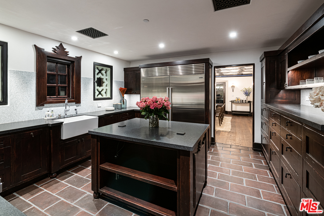 17 Crest Road East Rolling Hills, CA 90274 - Photo 14 of 31