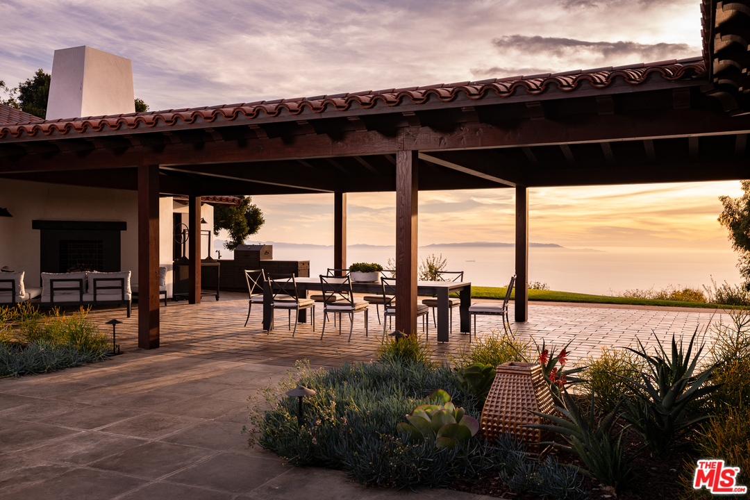 17 Crest Road East Rolling Hills, CA 90274 - Photo 25 of 31