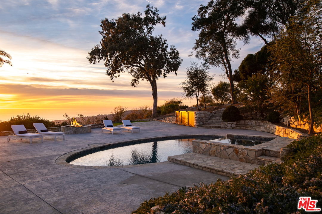 17 Crest Road East Rolling Hills, CA 90274 - Photo 26 of 31