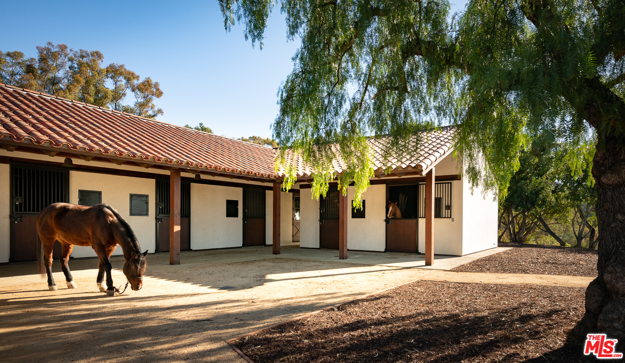 17 Crest Road East Rolling Hills, CA 90274 - Photo 30 of 31