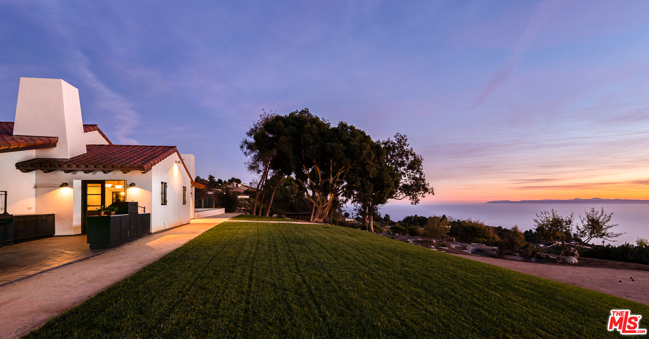 17 Crest Road East Rolling Hills, CA 90274 - Photo 4 of 31