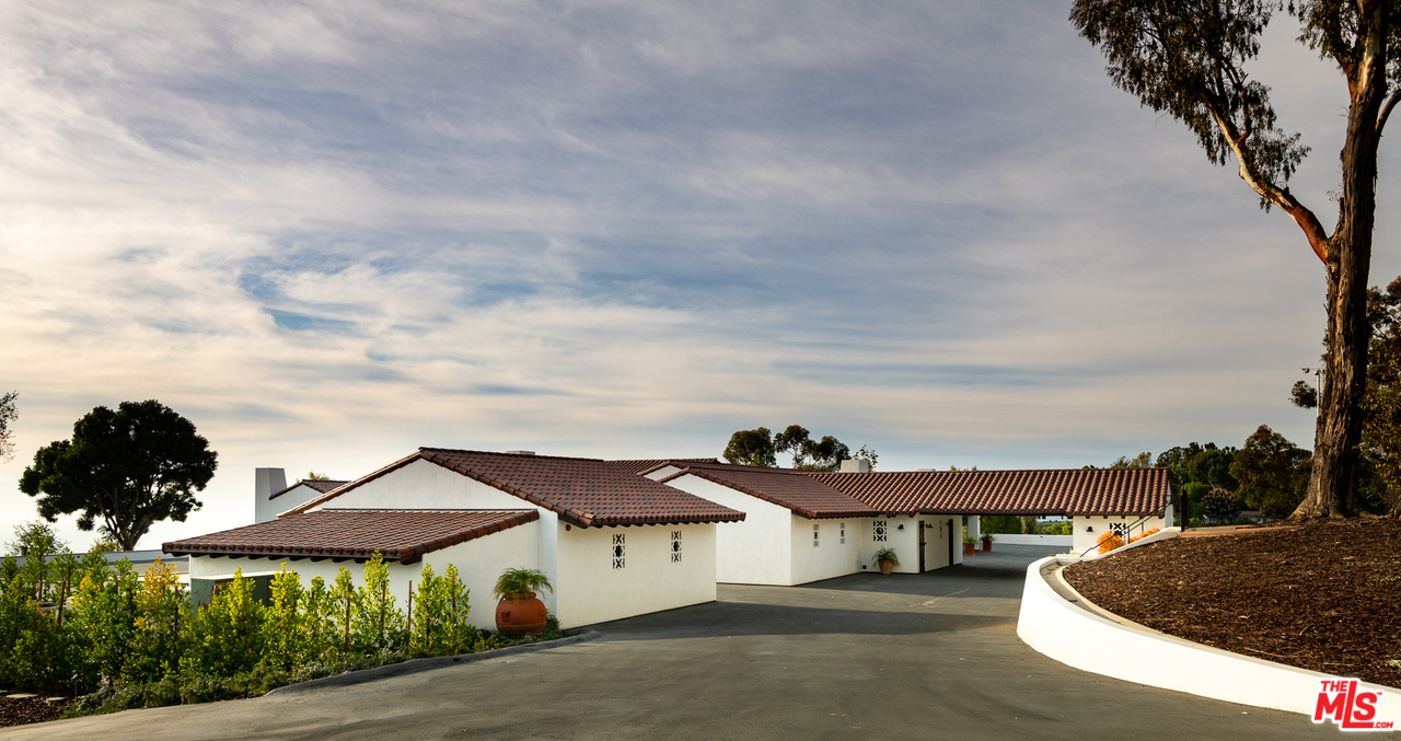 17 Crest Road East Rolling Hills, CA 90274 - Photo 8 of 31