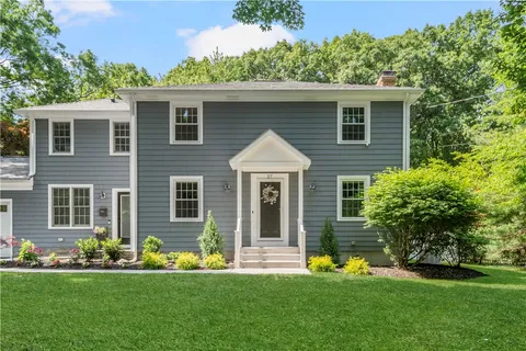 $1,159,000 | 27 Christine Drive, Barrington, RI 02806