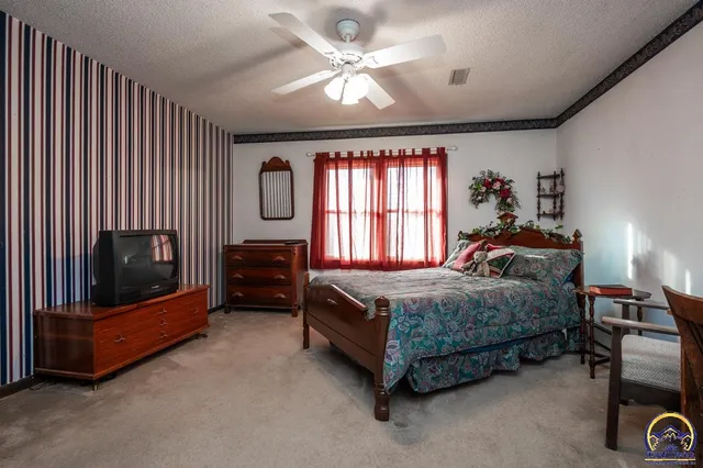 $179,900 | 615 Shuey Street, Osage City, KS 66523