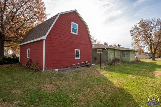 $179,900 | 615 Shuey Street, Osage City, KS 66523