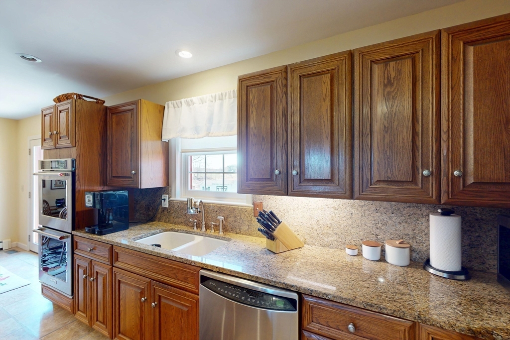 101 Plain Road Deerfield, MA 01373 - Photo 7 of 41