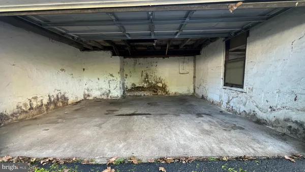 a view of a garage
