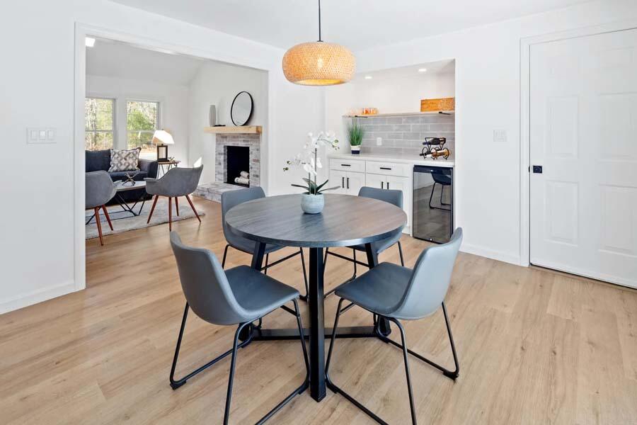 124 Mashpee Neck Road Mashpee, MA 02649 - Photo 13 of 36 Dining Area to Bar