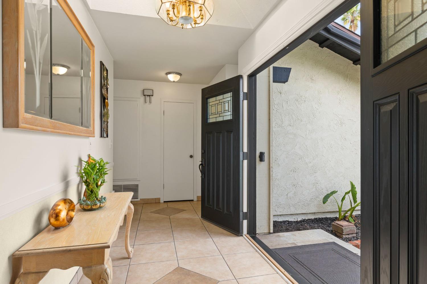 150 North Donna Street Oak View, CA 93022 - Photo 8 of 47 a view of a entryway of the house