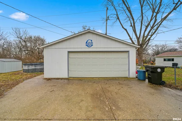 $169,900 | 414 West Placher Court, Chillicothe, IL 61523