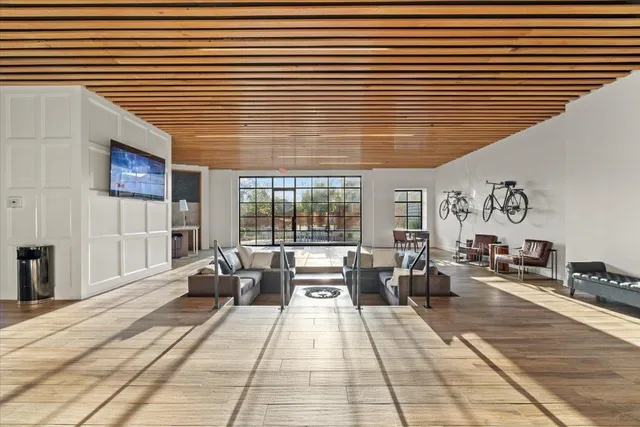 $575,000 | 717 Riverside Drive, Unit 906, Memphis, TN 38103