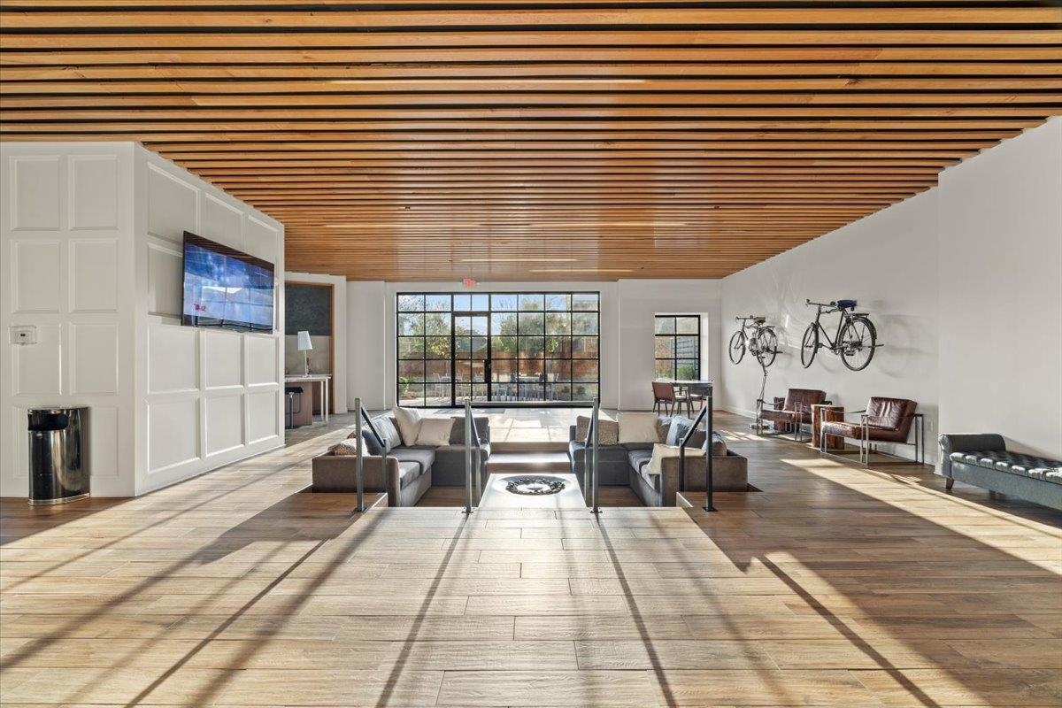 717 Riverside Drive, Unit 906 Memphis, TN 38103 - Photo 21 of 24 View of common area