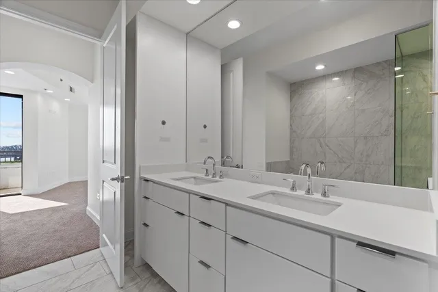 $575,000 | 717 Riverside Drive, Unit 906, Memphis, TN 38103