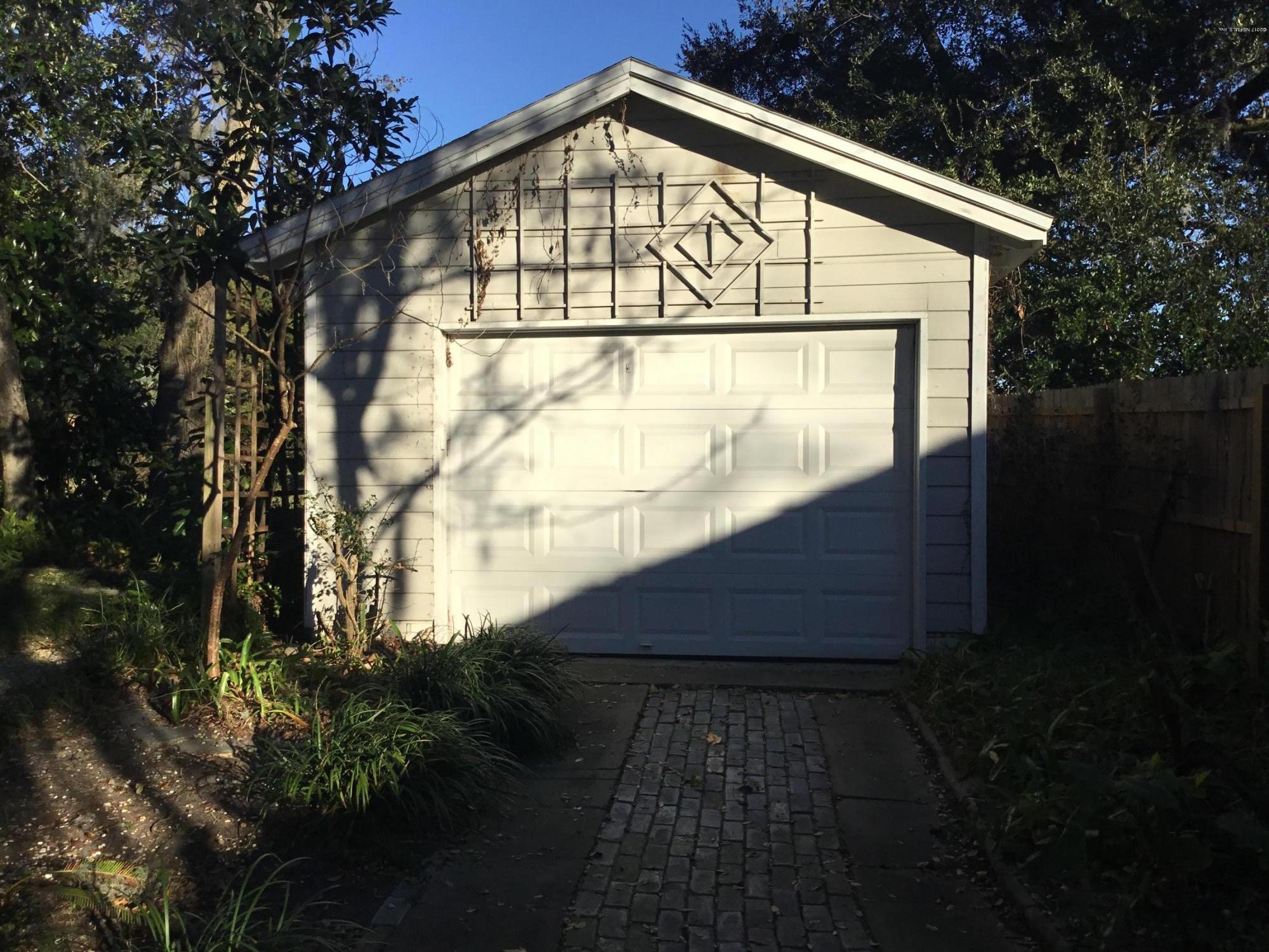 1641 River Oaks Road Jacksonville, FL 32207 - Photo 26 of 37 Garage 2