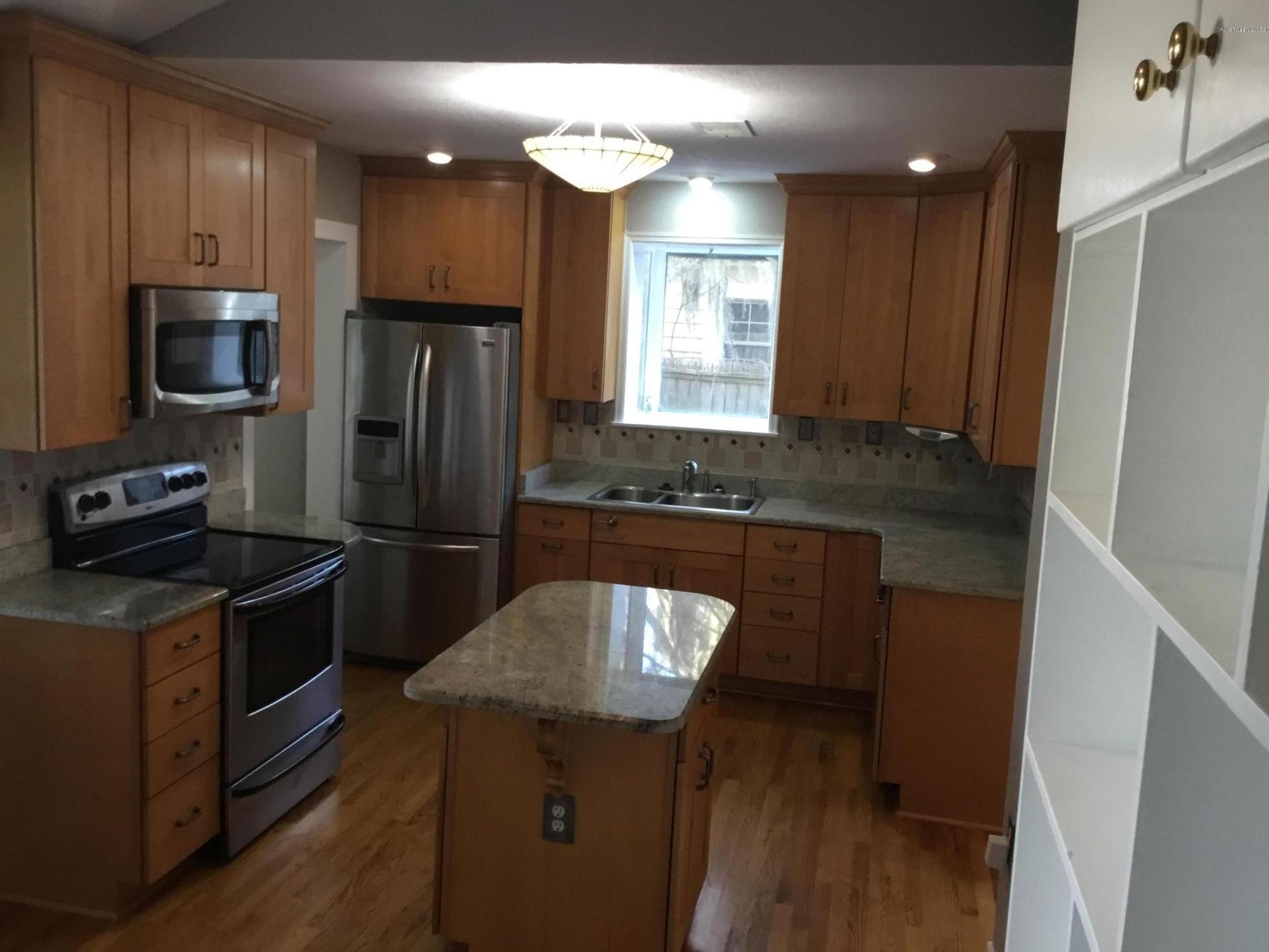 1641 River Oaks Road Jacksonville, FL 32207 - Photo 8 of 37 Spacious modern kitchen
