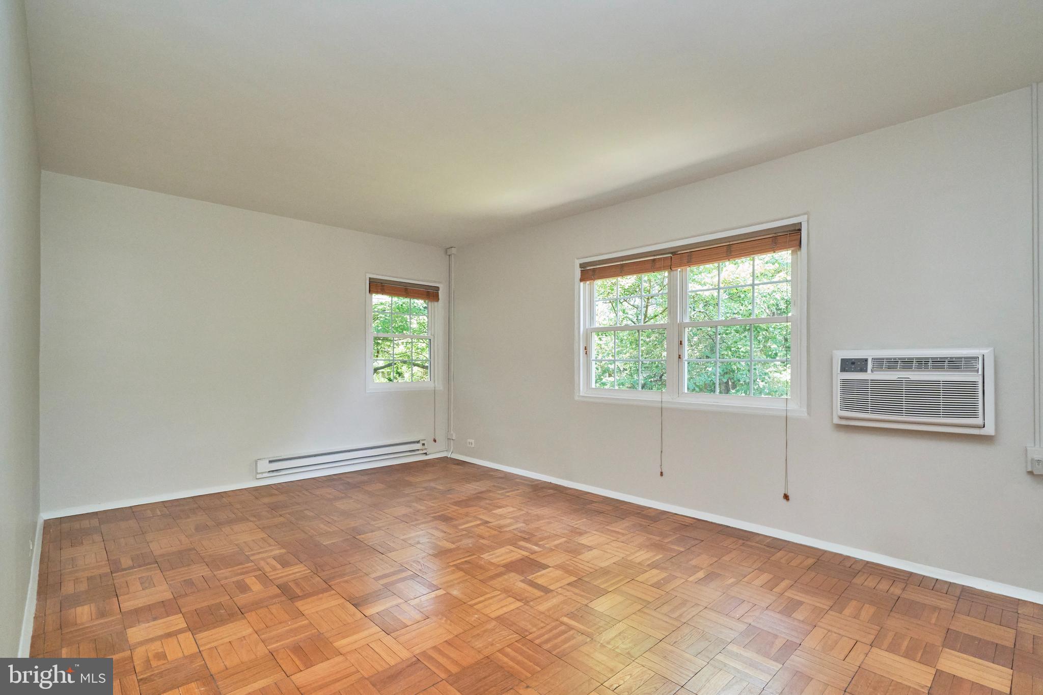 3314 Gunston Road, Unit 7303314 Alexandria, VA 22302 - Photo 23 of 42 Bright + cheerful primary bed