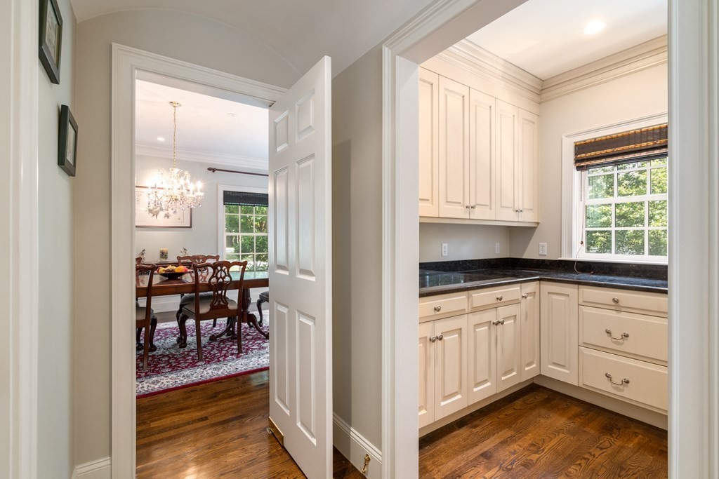 174 Bristol Road Wellesley, MA 02481 - Photo 14 of 42