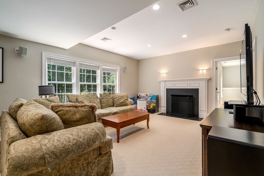 174 Bristol Road Wellesley, MA 02481 - Photo 31 of 42