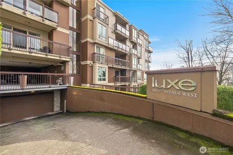 $325,000 | 500 5th Avenue West, Unit 306, Seattle, WA 98119