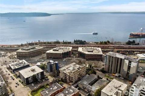 $325,000 | 500 5th Avenue West, Unit 306, Seattle, WA 98119