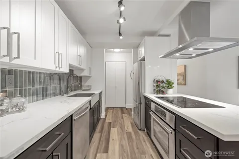 $325,000 | 500 5th Avenue West, Unit 306, Seattle, WA 98119