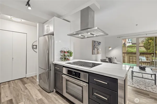 $325,000 | 500 5th Avenue West, Unit 306, Seattle, WA 98119