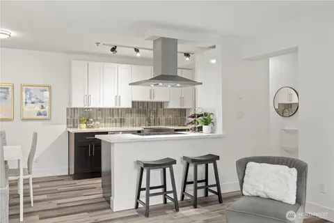 $325,000 | 500 5th Avenue West, Unit 306, Seattle, WA 98119