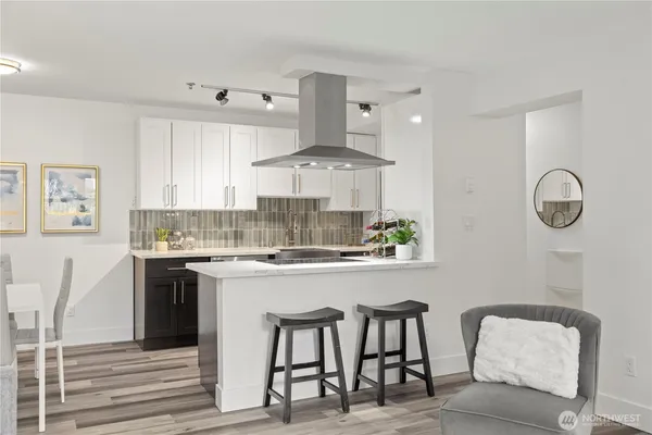 $325,000 | 500 5th Avenue West, Unit 306, Seattle, WA 98119