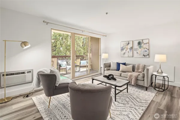 $325,000 | 500 5th Avenue West, Unit 306, Seattle, WA 98119