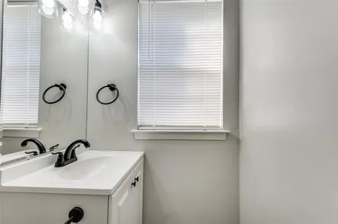 $300,000 | 3820 Flamingo Lane, Irving, TX 75062