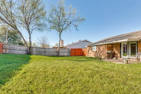 $300,000 | 3820 Flamingo Lane, Irving, TX 75062