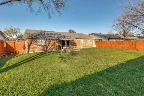 $300,000 | 3820 Flamingo Lane, Irving, TX 75062